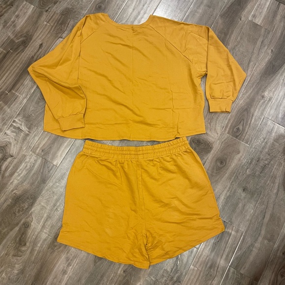 Zenana French Terry Raglan Sleeve Oversized Top & Short Set Golden Mustard - Picture 2 of 3